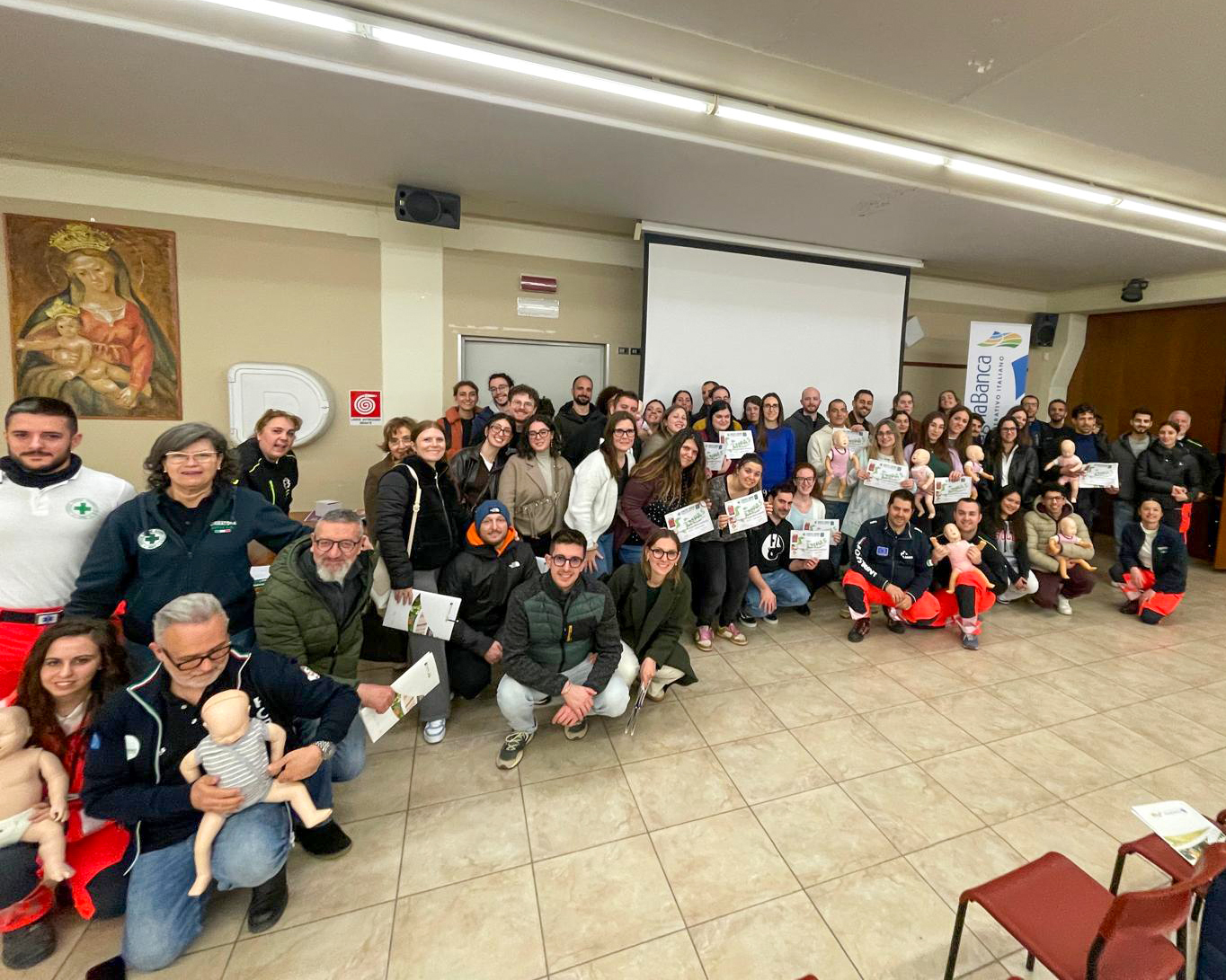 Featured image for “Sapere salva le vite: 60 persone imparano il primo soccorso con il Gruppo Giovani Soci di RomagnaBanca”