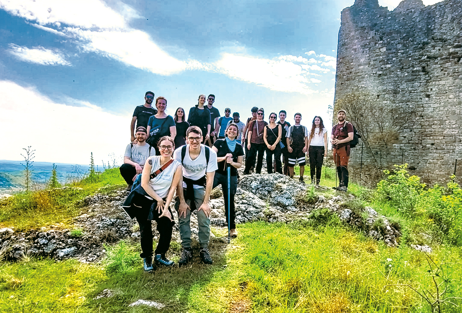 Featured image for “Camminare lentamente, mangiare bene, guardare oltre.”