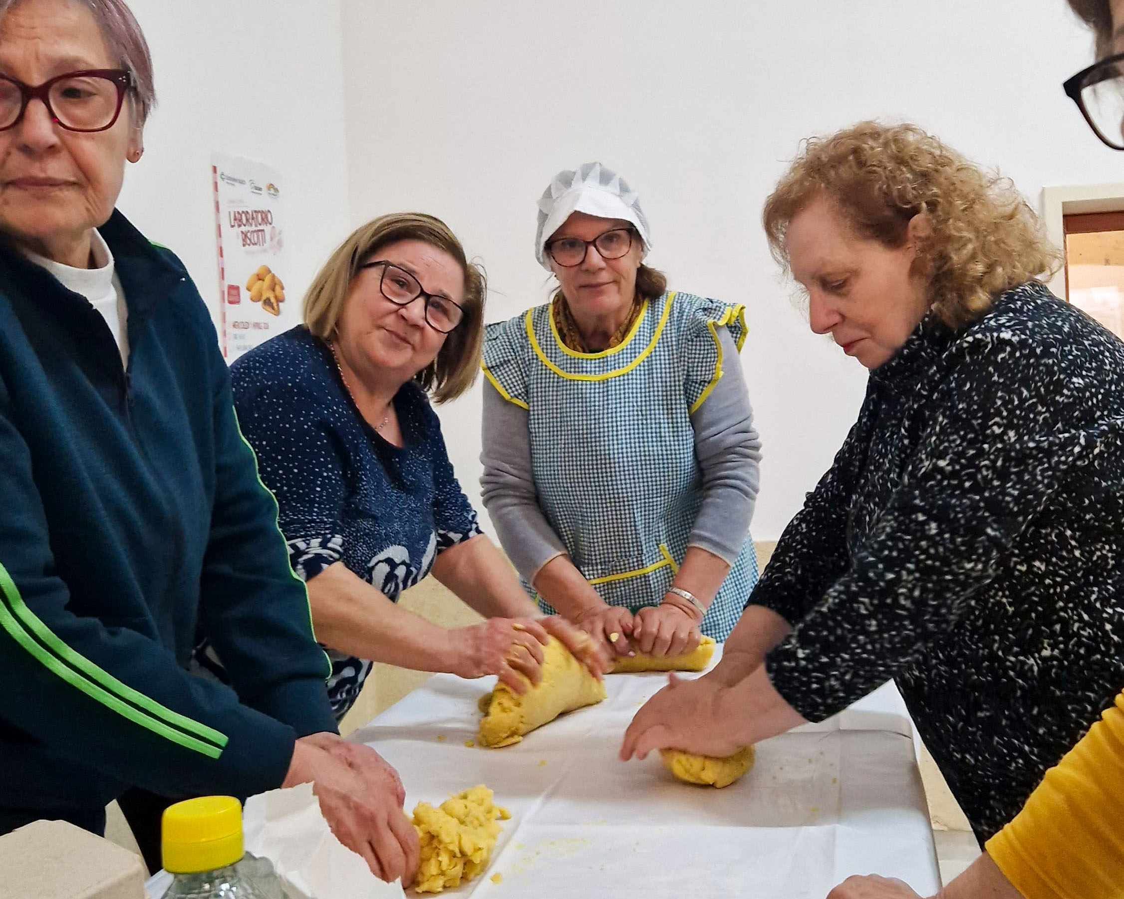 Featured image for “Le mani nel tempo: i Giovani Soci BCC Erchie portano la tradizione dei “Chinulieddi” ai più piccoli”