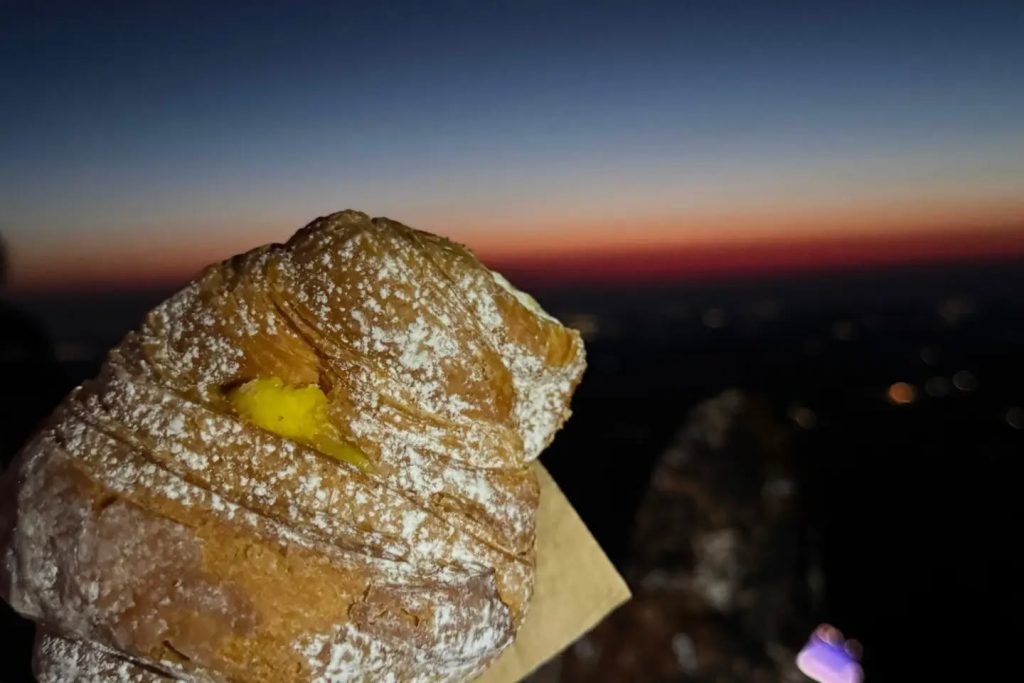 Colazione dolce dei Giovani Soci durante l'Alba sulla Sibilla