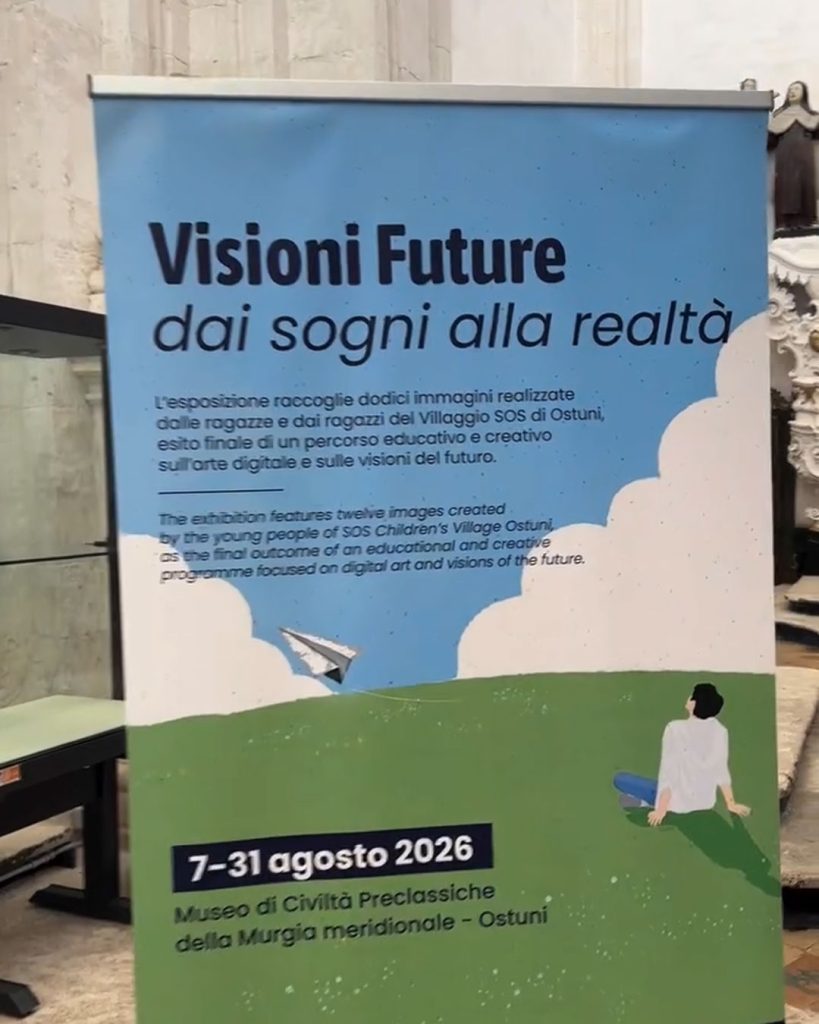 Il manifesto della mostra Visioni Future dai sogni alla realtà al Museo di Civiltà Preclassiche della Murgia meridionale di Ostuni, dal 7 al 31 agosto 2026