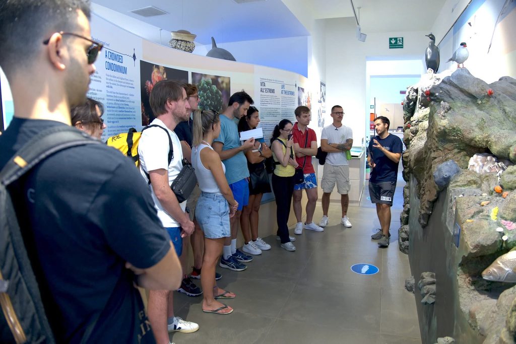 Giovani Soci in visita guidata al BioMa di Trieste tra diorami e pannelli didattici