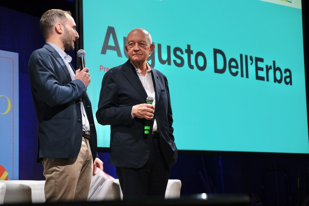 Il Presidente di Federcasse, Augusto dell’Erba sul palco del Forum dei Giovani Soci e Socie BCC 2026