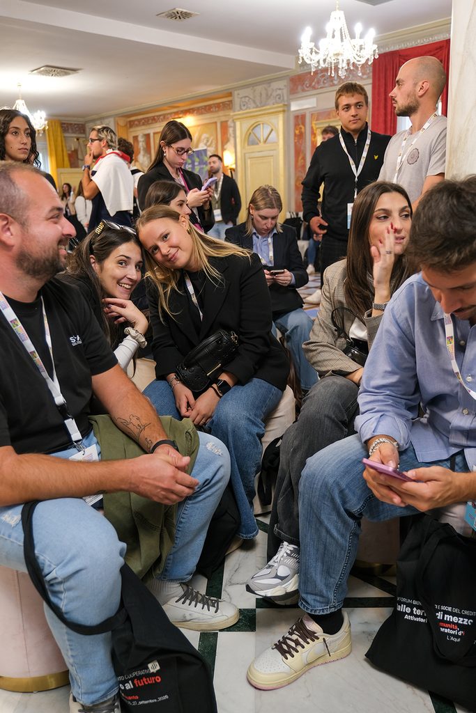 Giovani Soci visitano la Mappa dell'incanto, la mostra del Forum giovani soci BCC a L'Aquila
