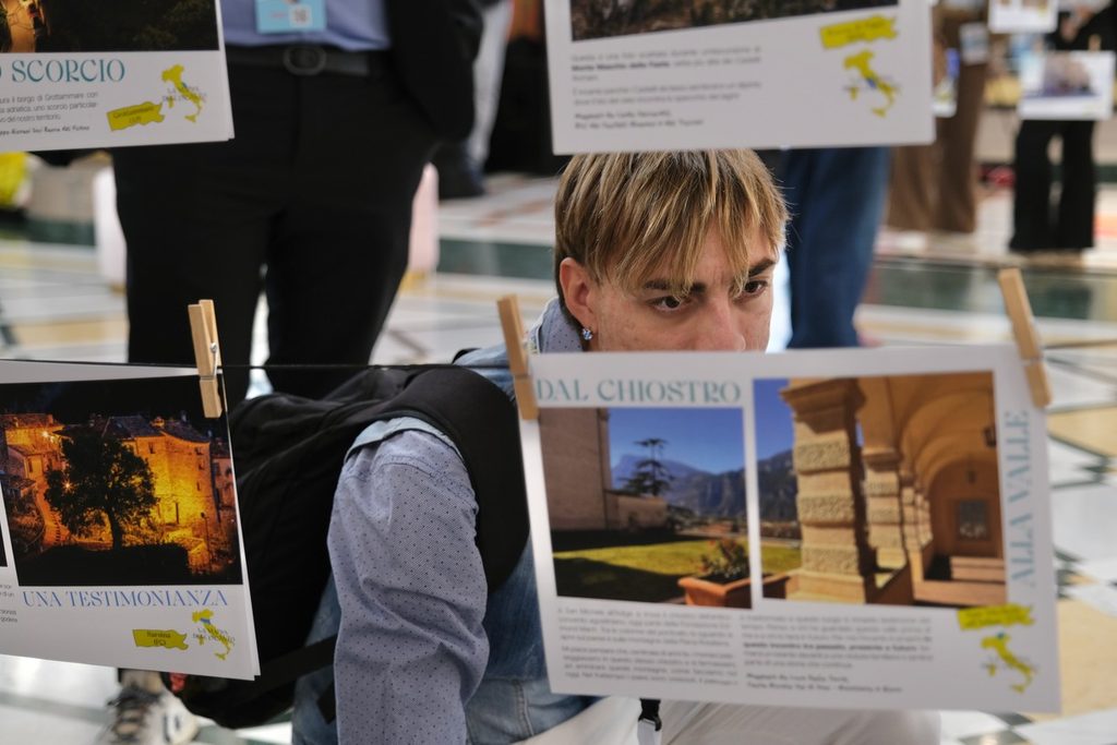 Giovani Soci visitano la Mappa dell'incanto, la mostra del Forum giovani soci BCC a L'Aquila
