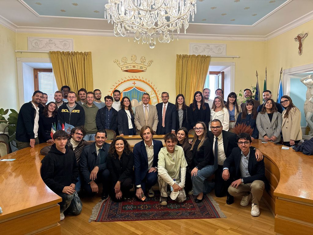 I Giovani Soci dei sei gruppi gemellati accolti dal Sindaco di Nettuno
